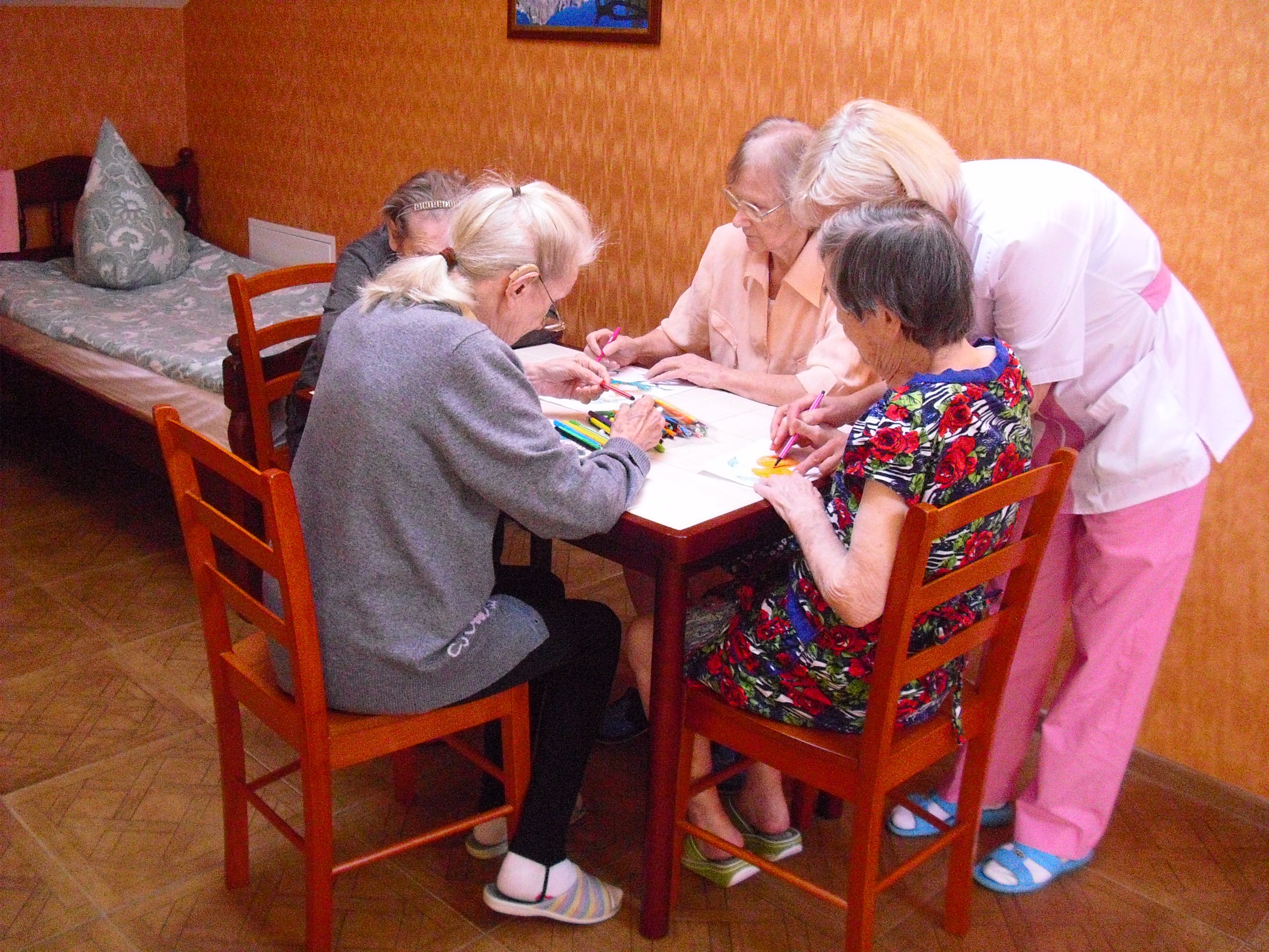 Социальное учреждение для пожилых и инвалидов. Социальная реабилитация пожилых. Реабилитация пожилых. Социальный дом престарелых. Пансионат для пожилых.
