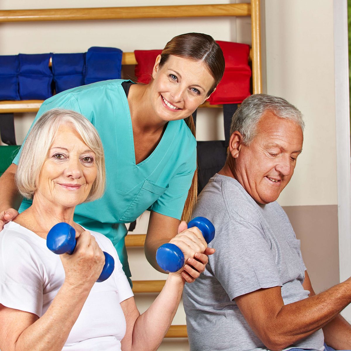 Реабилитолог. Здоровый образ жизни пожилых людей. Физическая активность пожилых людей. Здоровый образ жизни пенсионеров. ЗОЖ пожилых людей.