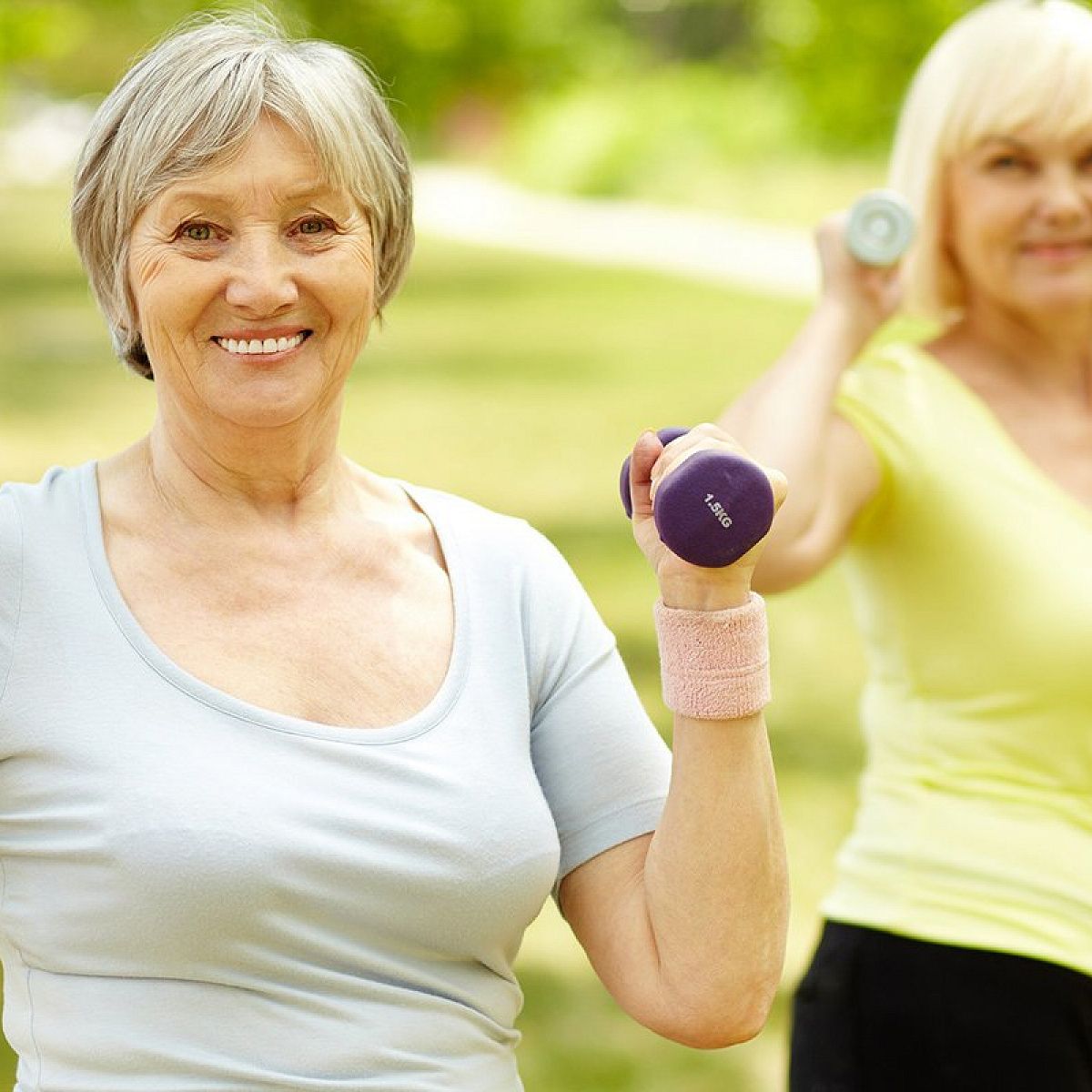 Укрепления здоровья женщин. Здоровый образ жизни пожилых. Здоровье женщины после 40 лет советы. Здоровое питание активное долголетие картинки.